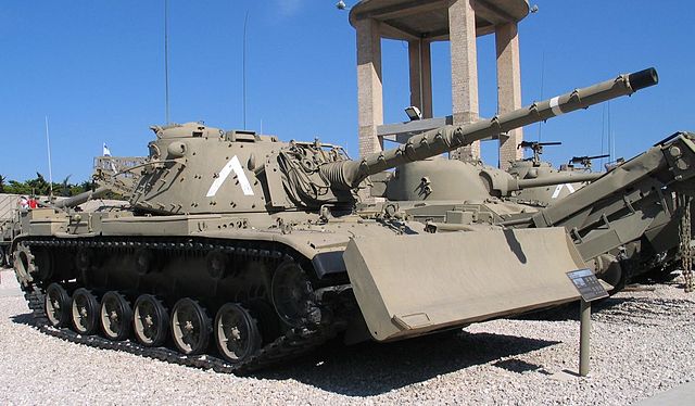 Patton-Dozer-latrun